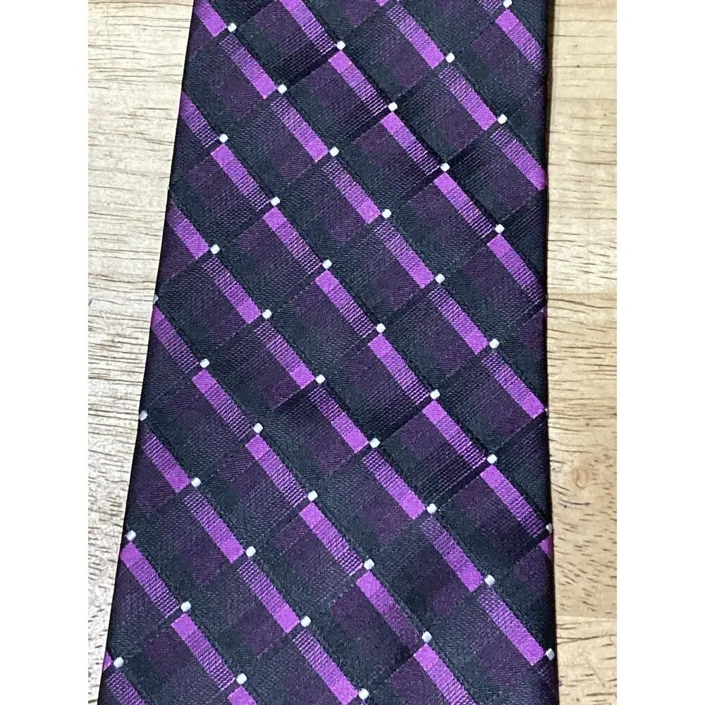 Stacy Adams Tie Hand Made Purple Geometric Pattern 3 3/4” X 63” Long‎